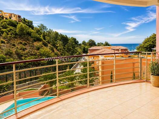 Appartement à vendre 379 000 € 2 pièces 1 chambre 50 m² Étage 2/3 Théoule-sur-Mer 06590