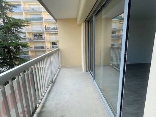 Appartement à vendre 110 000 € 1 pièce 31 m² Étage 3/8 Chemin Vert-Europe Reims 51100