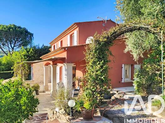 Maison à vendre 990 000 € 6 pièces 3 chambres 160 m² 2 261 m² de terrain Les Adrets-de-l'Estérel 83600