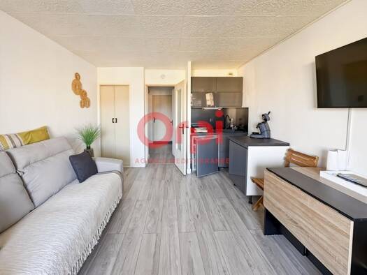 Appartement à louer 610 € 1 pièce 21,5 m² Étage 4/6 Tourrache Fréjus 83600
