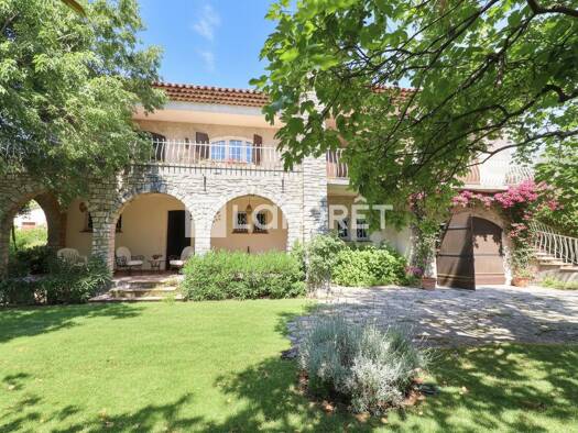 Maison à vendre 884 000 € 12 pièces 8 chambres 370 m² 1 541 m² de terrain Les Rayols-Saint Lazare-Les Bousquets Cuers 83390