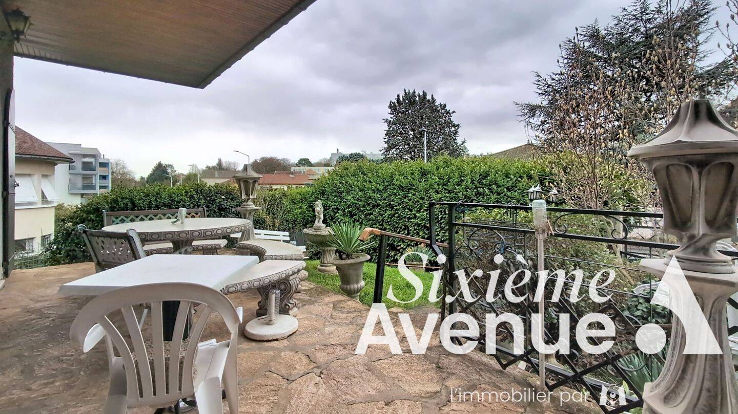 Maison à vendre, 328m², VENISSIEUX