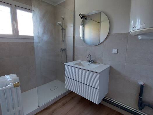 Appartement à louer 780 € 4 pièces 75 m² Étage 1/3 Centre Ville-La Baume-Le Gand Sisteron 04200