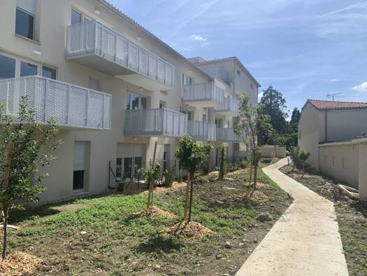 Appartement à louer 830 € 3 pièces 2 chambres 61 m² RDC Vasconia-L'Ermitage Muret 31600