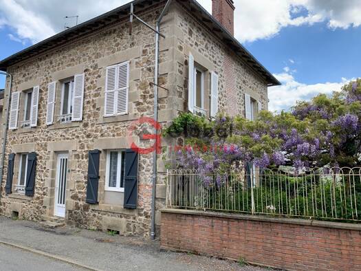 Maison à vendre 89 000 € 8 pièces 4 chambres 130 m² Chamberet 19370