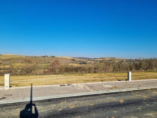 Terrain constructible viabilisé à vendre 50 153 € 531 m² de terrain Salles-sur-l'Hers 11410