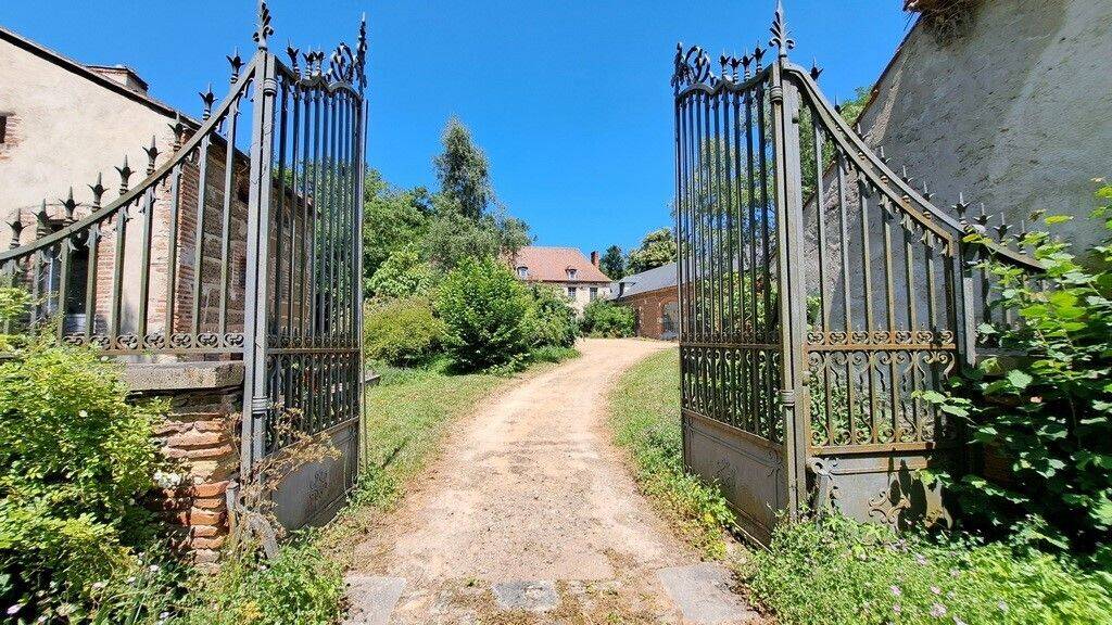 Maison à vendre, 417m², ESPINASSE VOZELLE