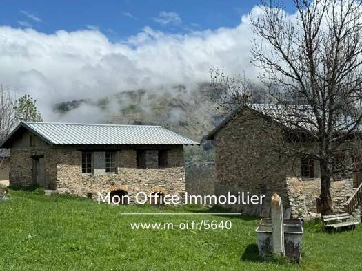 Chalet à vendre 299 000 € 2 pièces 100 m² 666 m² de terrain Les Belleville 73440