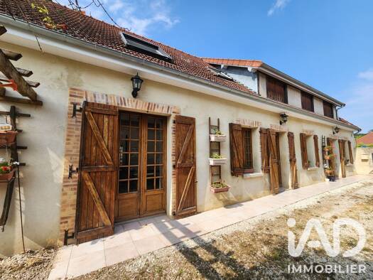 Maison à vendre 179 000 € 5 pièces 4 chambres 157 m² 719 m² de terrain Estissac 10190