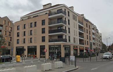 Appartement à louer 845 € 2 pièces 1 chambre 36 m² Dernier étage, Étage 4/4 Les Bruzacques Jouy le Moutier 95280