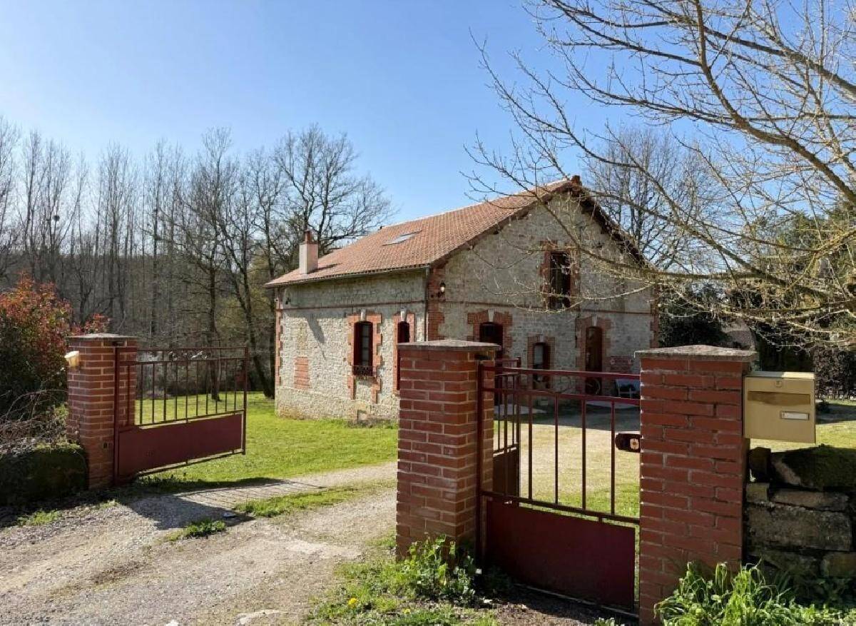 Maison à vendre, 172m², NANTEUIL EN VALLEE
