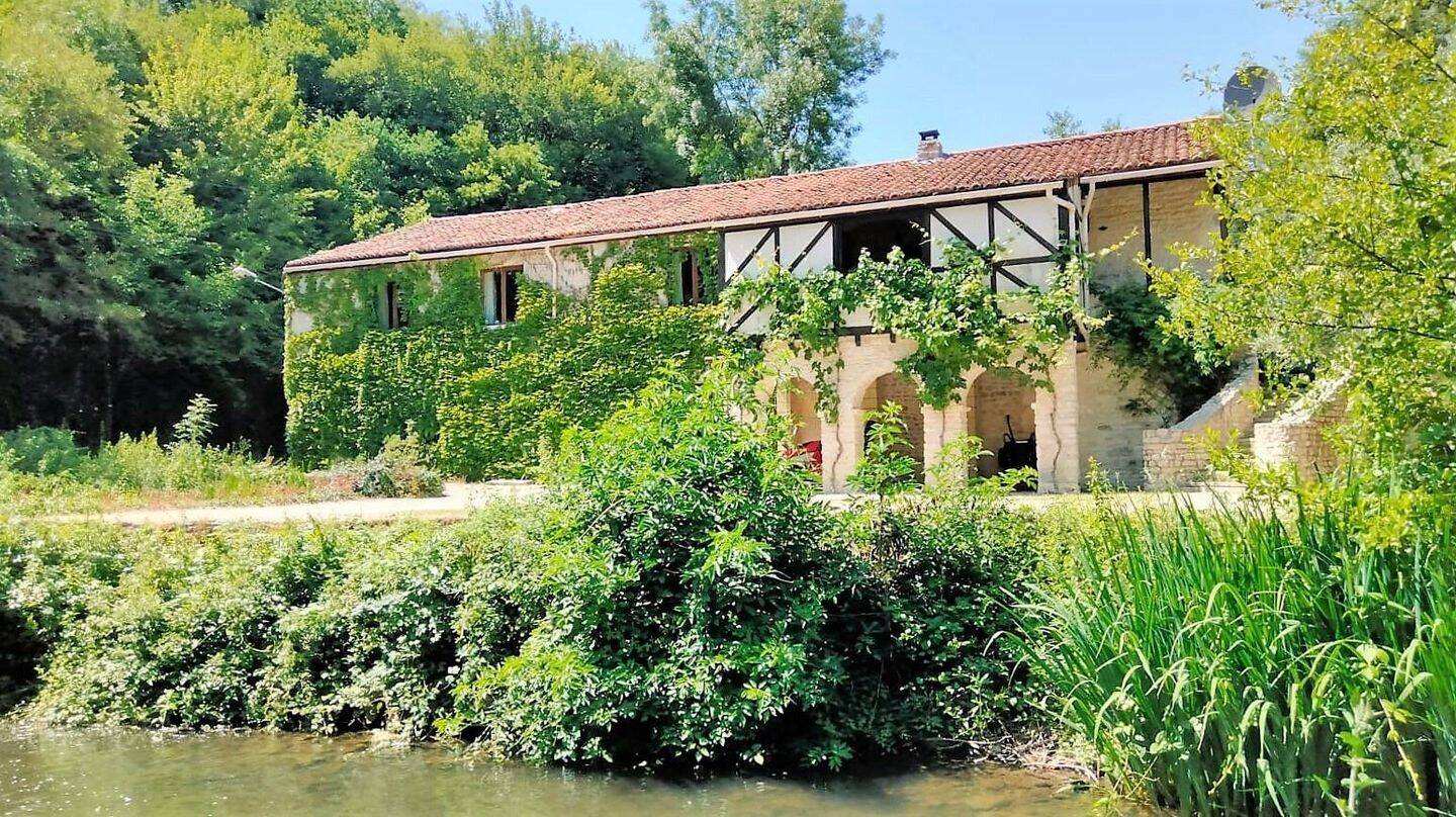 Maison à vendre, 187m², SAINT CIERS SUR BONNIEURE