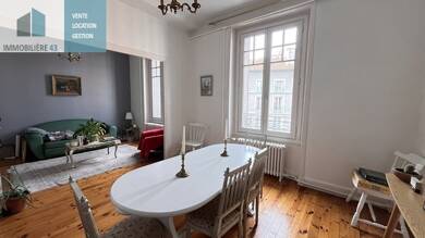 Appartement à vendre 119 000 € 4 pièces 2 chambres 96 m² 3ème étage Centre Historique Le Puy en Velay 43000