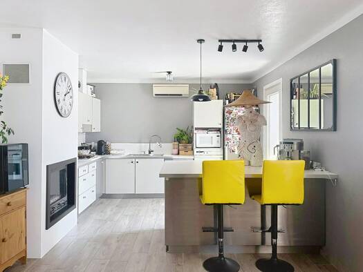 Maison de plain-pied à vendre 330 000 € 4 pièces 3 chambres 105 m² 440 m² de terrain Centre Le Luc 83340