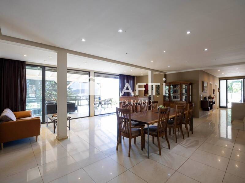 Maison à vendre, 254m², REMIRE MONTJOLY