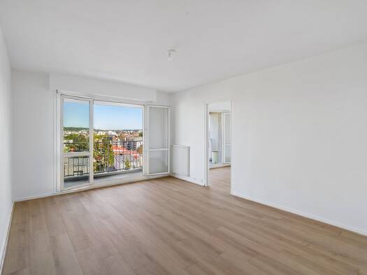 Appartement à vendre 240 000 € 3 pièces 2 chambres 61 m² Étage 4/5 Varenne-Centre-Rive Charmante Noisy-le-Grand 93160
