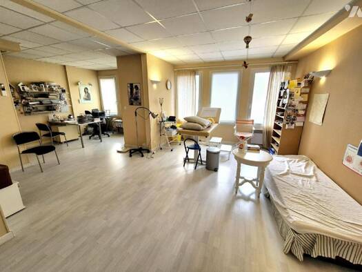 Local commercial à vendre 239 200 € 182 m² de surface de vente Troyes 10000
