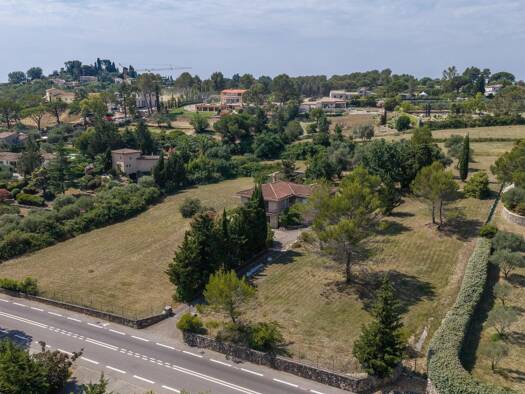 Maison à vendre 1 495 000 € 5 pièces 230 m² 9 528 m² de terrain Les Plantiers-Le Plan Mouans-Sartoux 06370