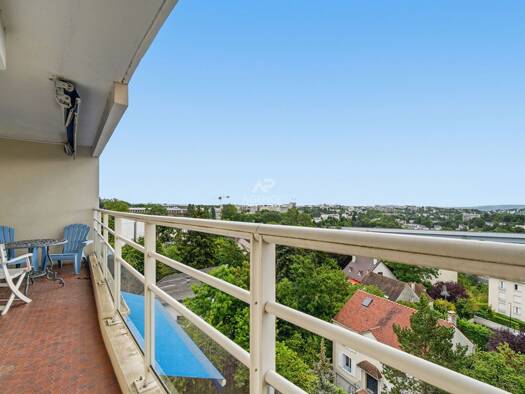 Appartement à vendre 440 000 € 4 pièces 3 chambres 90,08 m² Étage 7/7 Président Roosevelt Saint-Germain-en-Laye 78100