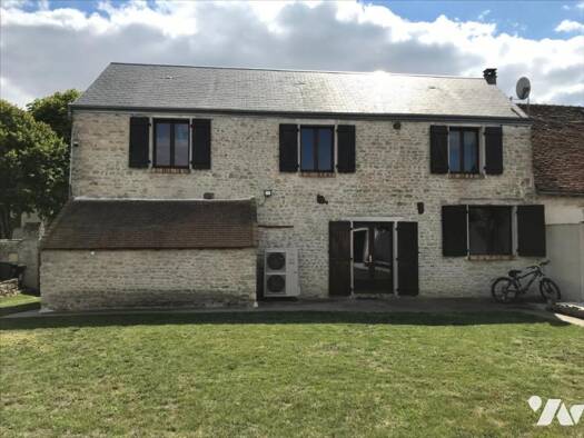 Maison à vendre 230 000 € 5 pièces 3 chambres 145 m² 633 m² de terrain Courcelles-le-Roi 45300