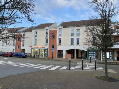 Appartement à vendre 219 000 € 3 pièces 2 chambres 67 m² Étage 1/2 Les Hameaux-La Croix Aux Buis-Chapelle Magny-les-Hameaux 78114