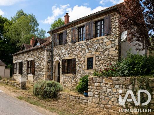Maison à vendre 184 000 € 6 pièces 4 chambres 209,38 m² 3 600 m² de terrain Montvicq 03170