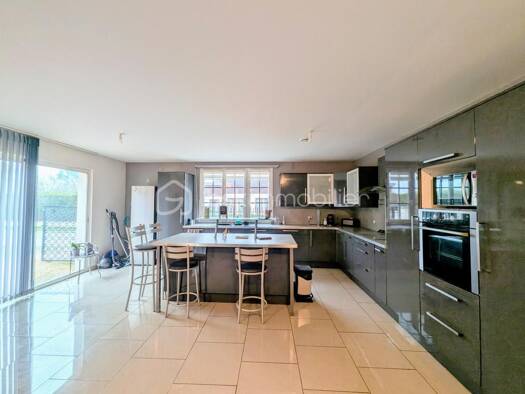 Pavillon à vendre 239 000 € 5 pièces 3 chambres 123 m² 772 m² de terrain Eaucourt-sur-Somme 80580