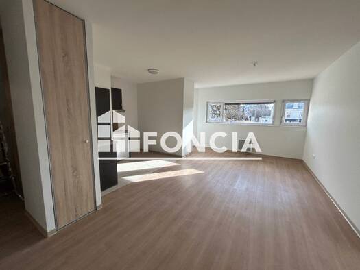 Appartement à louer 578 € 2 pièces 1 chambre 50,5 m² RDC Bourges 18000