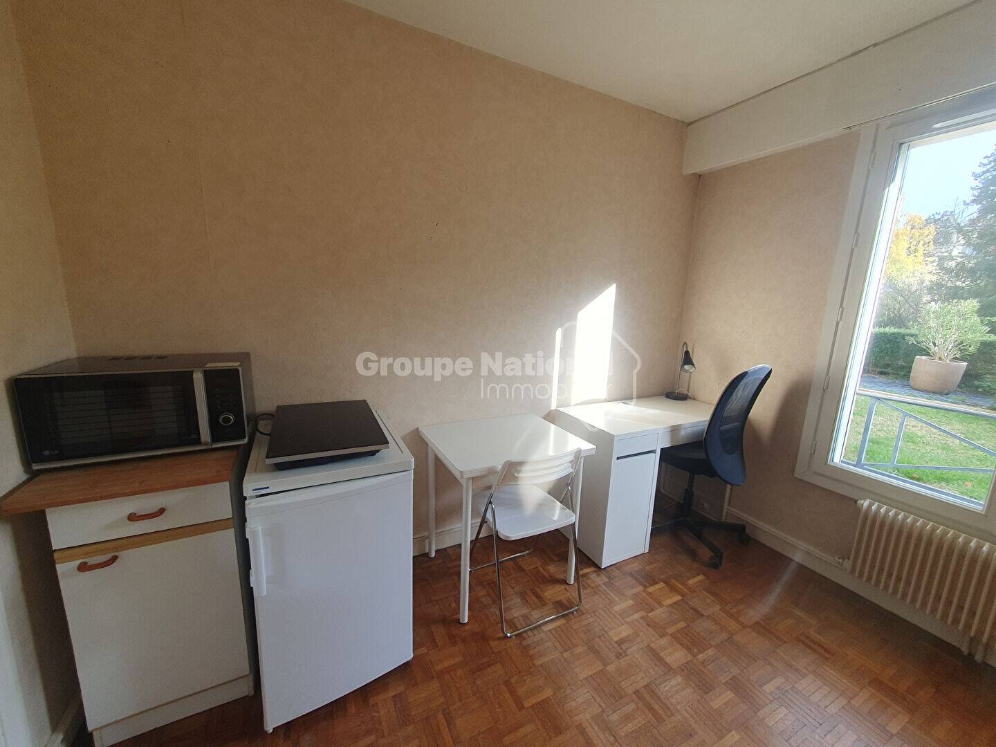 Maison à louer, 14m², VERSAILLES