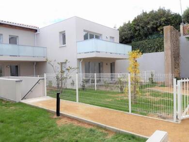 Appartement à louer 631 € 2 pièces 1 chambre 40 m² 1er étage Couronne Periurbaine Mèze 34140