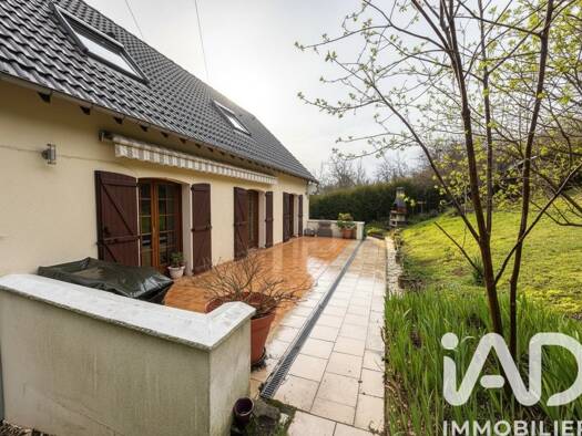 Maison à vendre 221 000 € 5 pièces 4 chambres 112 m² 1 200 m² de terrain Saint-Martin-du-Tertre 89100