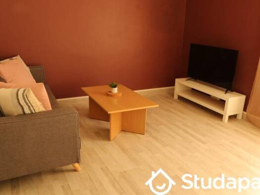 Colocation à louer 350 € 1 pièce 3 chambres 10 m² RDC Gare-Sud Le Mans 72100