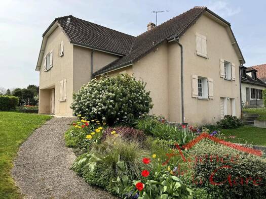 Maison à vendre 219 000 € 7 pièces 5 chambres 190 m² 684 m² de terrain Est Sud Centre Sezanne 51120
