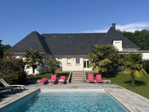 Maison à vendre 399 500 € 7 pièces 4 chambres 280 m² 2 679 m² de terrain Allassac 19240