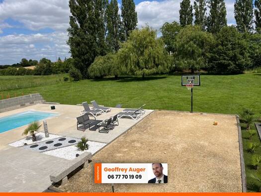 Maison à vendre 294 000 € 8 pièces 5 chambres 222 m² 6 849 m² de terrain Sainte-Verge 79100