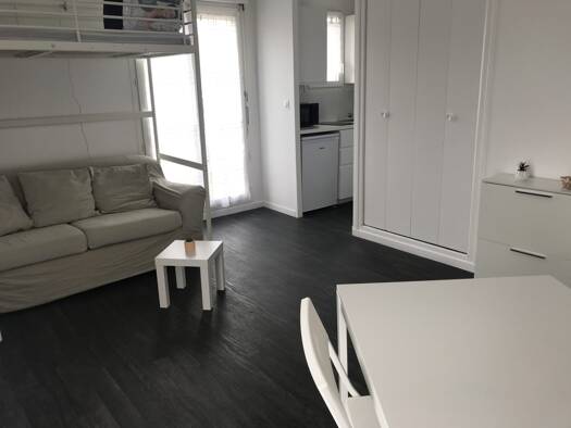 Appartement à louer 760 € 1 pièce 23,4 m² Étage 1/3 Plaisir 78370