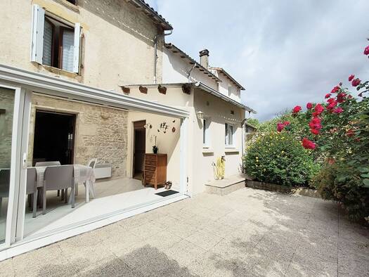 Maison à vendre 119 700 € 7 pièces 4 chambres 145 m² 40 m² de terrain La Mothe-Saint-Héray 79800