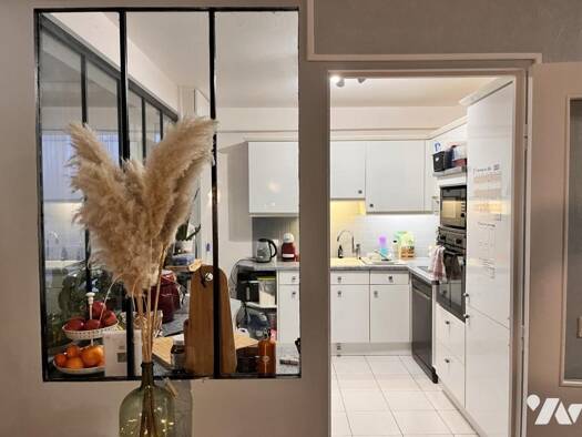 Appartement à vendre 249 100 € 5 pièces 3 chambres 146,3 m² Étage 2/3 Épernay 51200