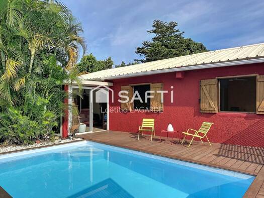 Maison de plain-pied à vendre 370 000 € 5 pièces 3 chambres 100 m² 392 m² de terrain Le Tampon 97430