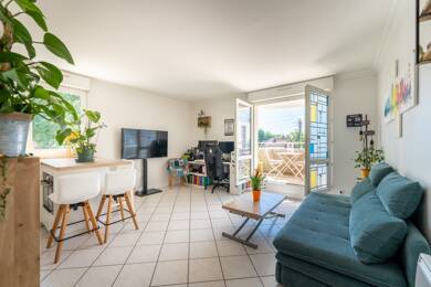 Appartement à vendre 217 000 € 3 pièces 2 chambres 64 m² Étage 2/3 Liegeard-Montesquieu Livry-Gargan 93190