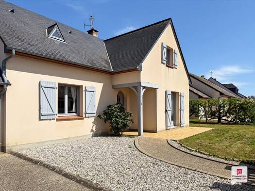 Maison à vendre 150 990 € 7 pièces 4 chambres 124 m² 500 m² de terrain Rocade-Chartrie Sablé-sur-Sarthe 72300