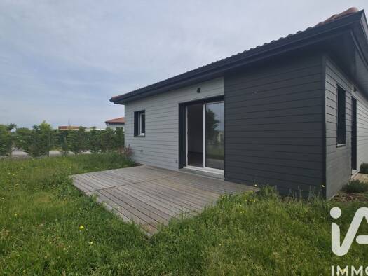 Maison à vendre 166 500 € 3 pièces 2 chambres 56 m² 345 m² de terrain Montrond-les-Bains 42210