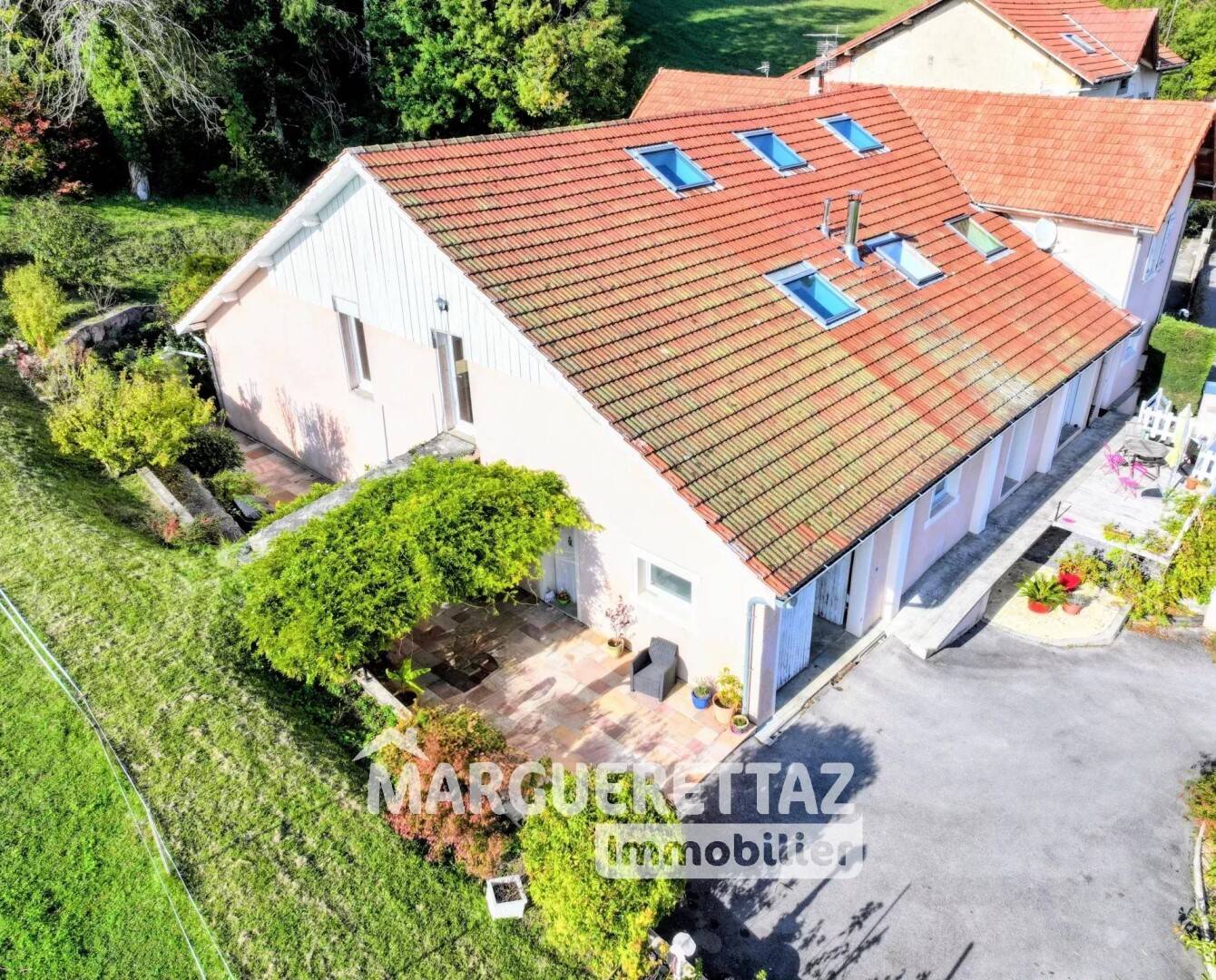 Maison à vendre, 423m², VIUZ EN SALLAZ