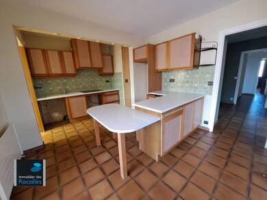 Appartement à louer 1 745 € 4 pièces 3 chambres 99 m² Étage 2/3 Sud Reignier-Esery 74930