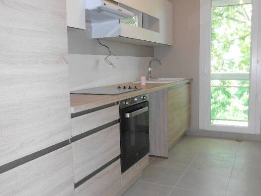 Appartement à louer 785 € 3 pièces 2 chambres 71 m² Étage 5/5 Victor Hugo Nevers 58000