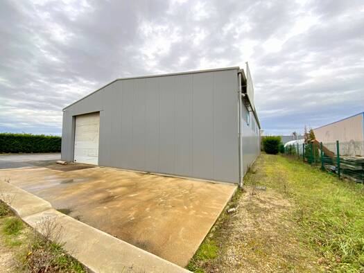 Immeuble à vendre 262 500 € 400 m² Baignes-Sainte-Radegonde 16360