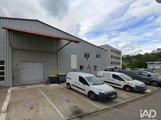 Local d'activités à louer 2 644 € 330 m² d'espace de stockage Palente - Orchamps - La Combe Saragosse Besançon 25000