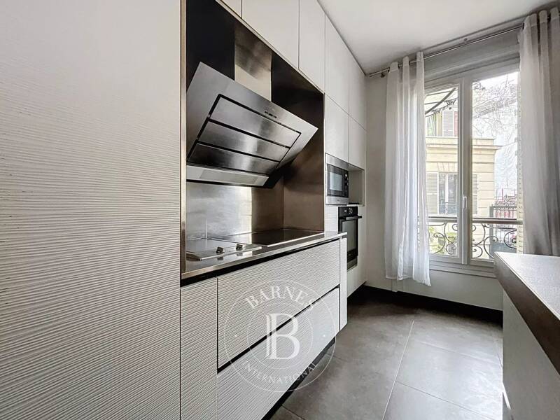 Maison à louer, 223m², PARIS 17E