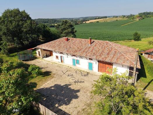 Maison à vendre 539 000 € 11 pièces 7 chambres 300 m² 3 131 m² de terrain Domsure 01270