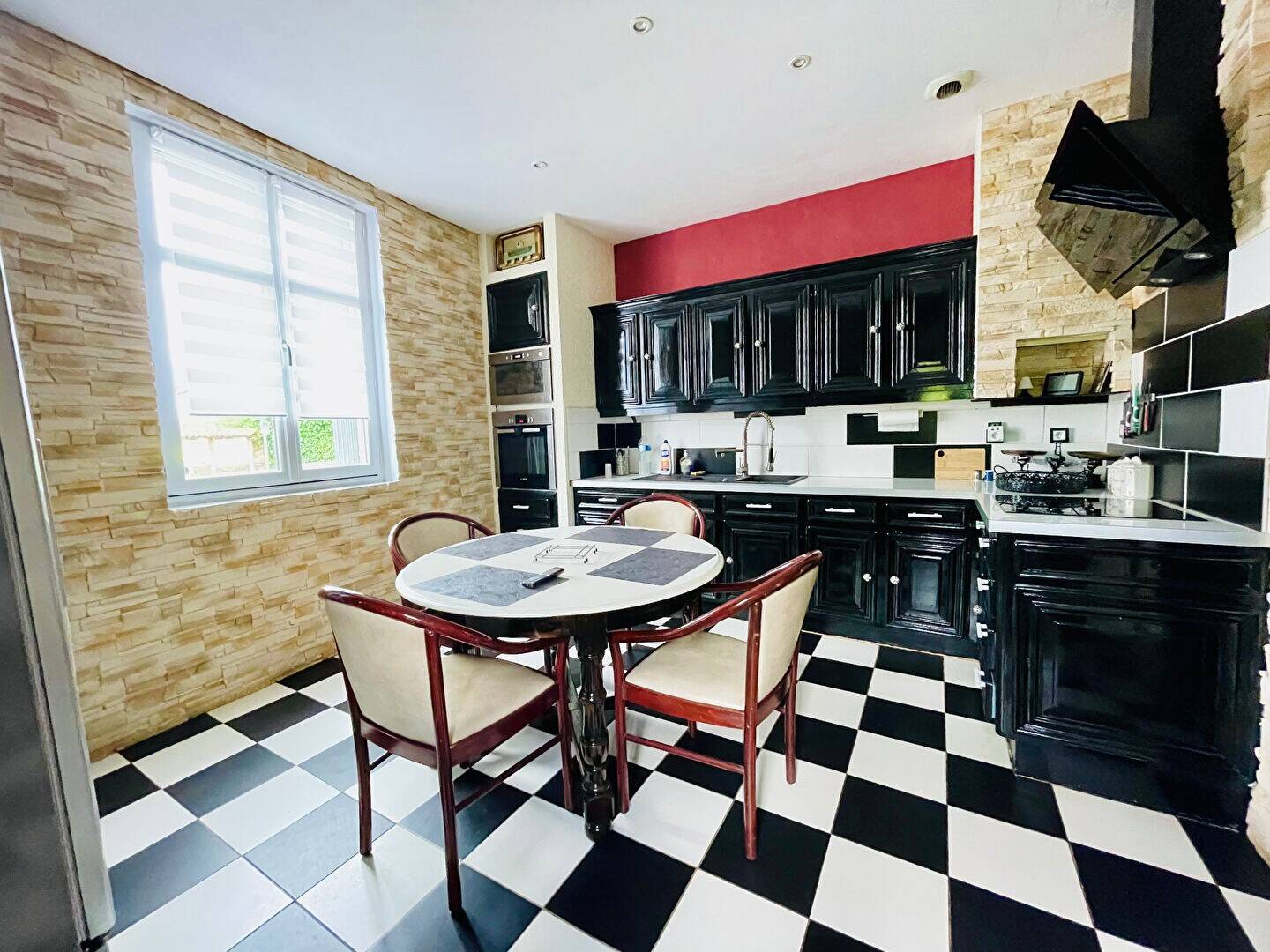 Maison à vendre, 226m², SOMMIERES DU CLAIN